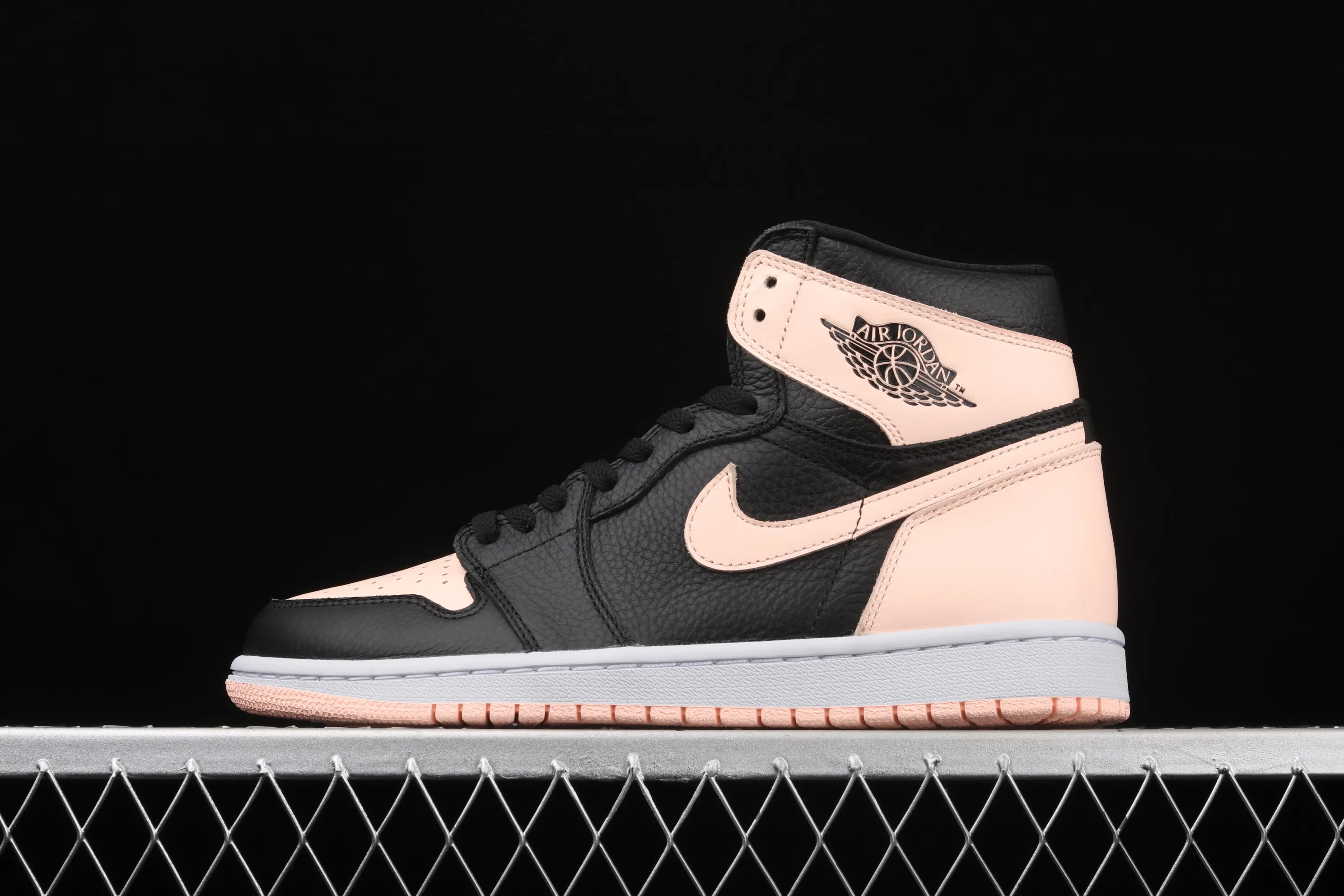 All categories Air Jordan Jordan series basketball shoes Air Jordan 1 High X version Air Jordan 1 "Crimson Tint" AJ1 Joe 1 black powder 555088-081